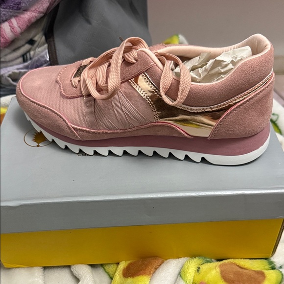 Menina Shoes - Menina Pink and Gold Women's Sneakers